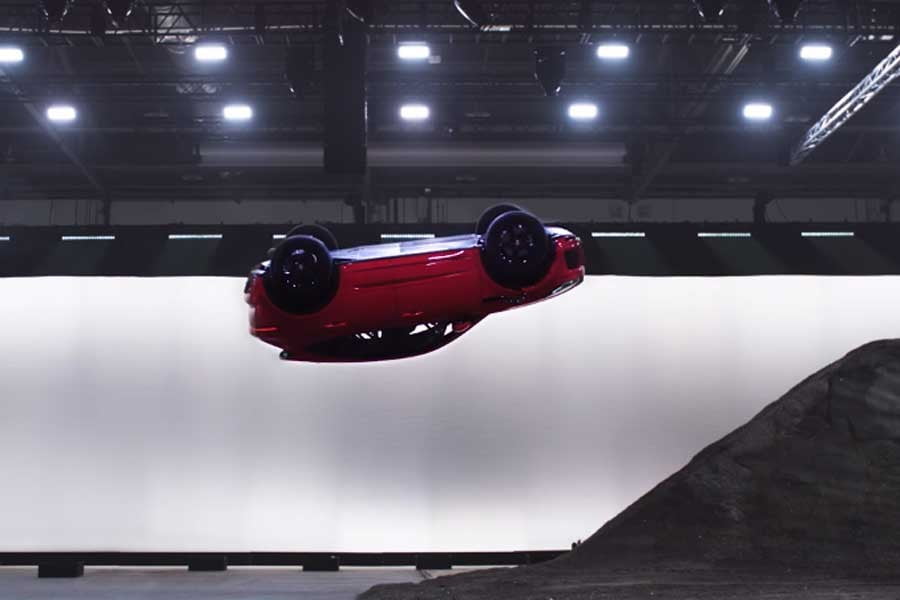 Το φοβερό ρεκόρ της Jaguar E-Pace (+video)