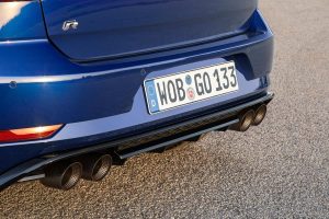 VW Golf R με εξάτμιση Akrapovic και νέα φρένα