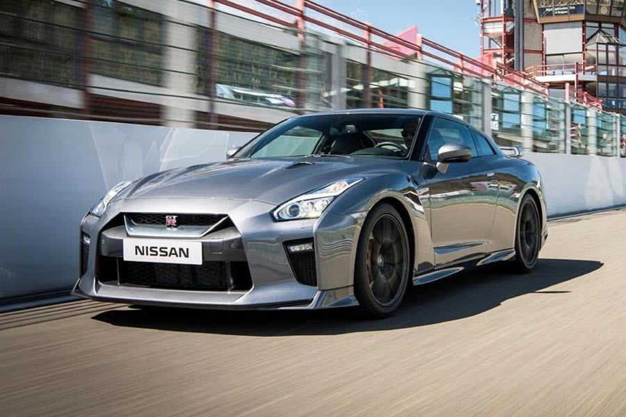 Πόσα supercars και υπέρ-πολυτελή αυτοκίνητα έχουν πωληθεί στην Ελλάδα το 2017;