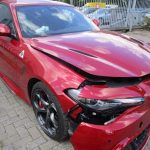 H Alfa Romeo Giulia Quadrifoglio και τρακαρισμένη αξίζει πολλά
