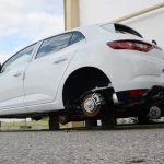 Ζαντολάστιχα… έκαναν φτερά σε αντιπροσωπεία Renault