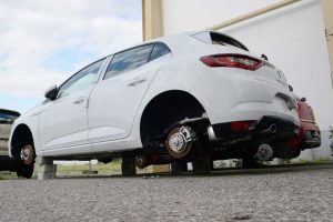 Ζαντολάστιχα… έκαναν φτερά σε αντιπροσωπεία Renault