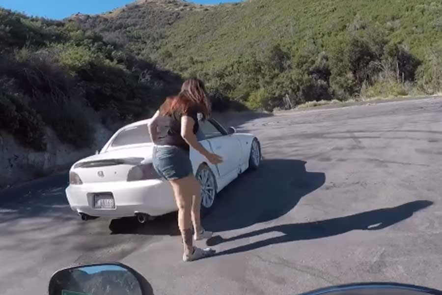 Γυναίκα στουκάρει το S2000 της… (+video)