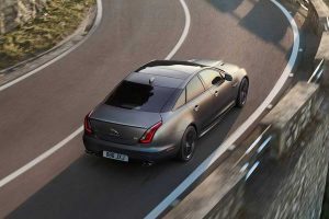 H ισχυρότερη Jaguar sedan έχει τελική 300 χλμ./ώρα (+video)