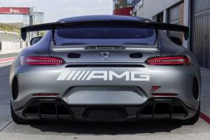 Αυτή είναι η “πολεμική” έκδοση της Mercedes-AMG GTR