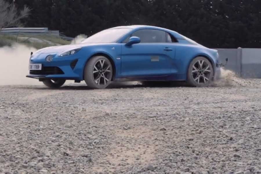 «Βασανίζοντας» το Alpine A110 (+video)