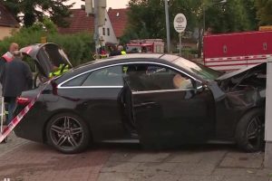 14χρονος πήρε την καινούργια Mercedes του μπαμπά και τη διέλυσε