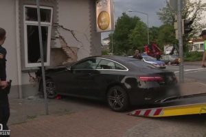 14χρονος πήρε την καινούργια Mercedes του μπαμπά και τη διέλυσε