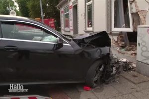 14χρονος πήρε την καινούργια Mercedes του μπαμπά και τη διέλυσε