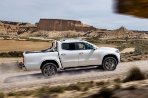 Mercedes X-Class pickup για τα αλώνια και τα σαλόνια