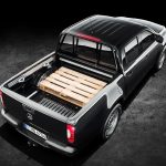 Mercedes X-Class pickup για τα αλώνια και τα σαλόνια