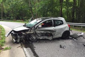 Renault Clio RS και Porsche 911 έγιναν σμπαράλια στο Ring