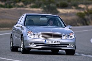 Πακέτα service Mercedes E-Class από 80 ευρώ