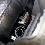 Ιδιοκτήτης Mitsubishi Lancer Evo βρήκε ξεχασμένο «καρυδάκι» στον κινητήρα!