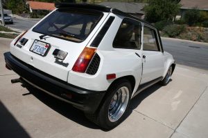 Τι θα λέγατε για αυτό το Renault R5 Turbo 2 του 1985;