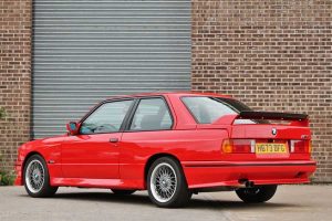 Σε δημοπρασία αυτή η άψογη BMW M3 E30