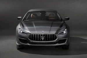 Οι πρώτες φωτογραφίες της νέας Maserati Ghibli GranLusso