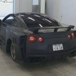 Τι κρύβεται κάτω από το... μαϊμού Nissan GT-R;