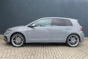 Πωλείται VW Golf R στην τιμή των 75.793 ευρώ!