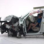 Τα φώτα «έκαψαν» το VW Atlas σε τεστ ασφαλείας (+video)