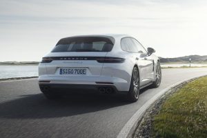 Νέα Porsche Panamera Turbo S E-Hybrid Sport Turismo με 680 «πράσινα» άλογα