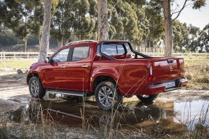 Άνοιξαν οι παραγγελίες για τη νέα Mercedes X-Class