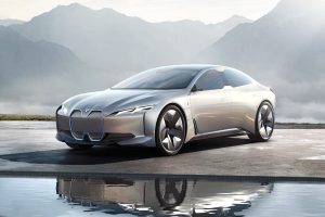 Η BMW αποκαλύπτει το πιο οικογενειακό «i» μοντέλο της (+video)