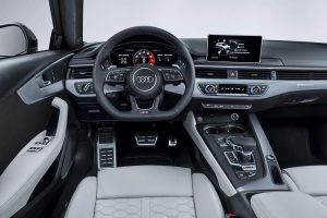 Νέο Audi RS 4 Avant για οικογενειακές πτήσεις!
