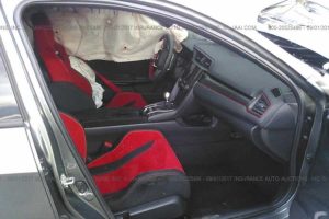 Κατεστραμμένο Honda Civic Type R σε δημοπρασία