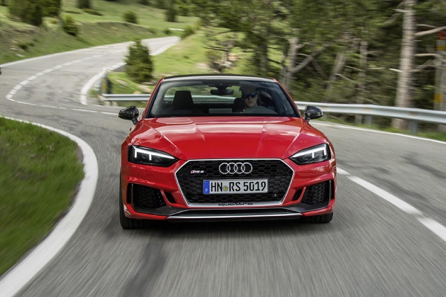 Νέα ελαφρωμένα Audi RS 4 και RS 5 Carbon