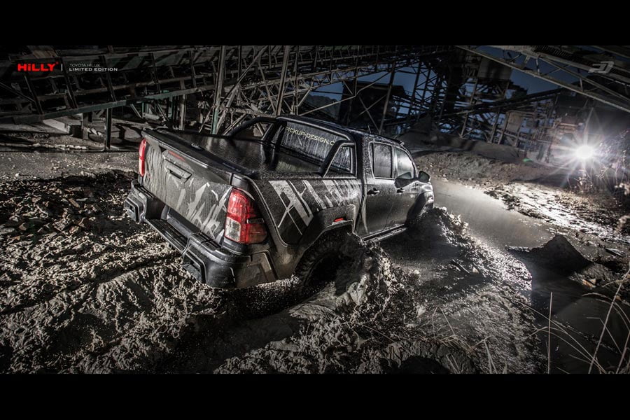 https://autogreeknews.gr/wp-content/uploads/2017/10/TOYOTA_HILUX_HILLY_07.jpg