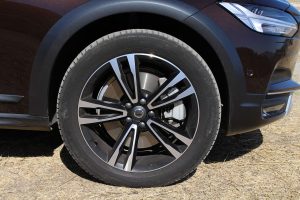 Δοκιμή Volvo V90 Cross Country D5 AWD