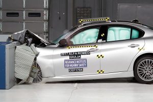 Η Alfa Romeo Giulia «βασανίζεται» από τον IIHS (+videos)