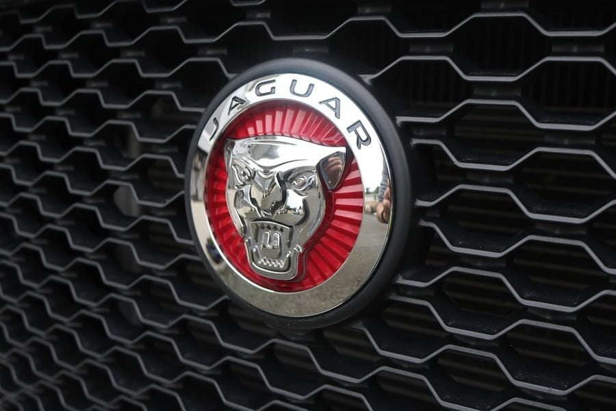 Ποιο είναι το φθηνότερο μοντέλο της Jaguar στην Ελλάδα;