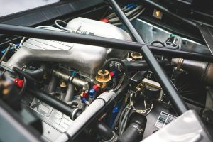 Εξαιρετικά σπάνια Jaguar XJ220 έπιασε τρελά λεφτά