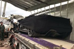 McLaren P1 “τρακάρει” σε ατύχημα με φορτηγά