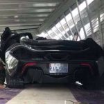 McLaren P1 “τρακάρει” σε ατύχημα με φορτηγά