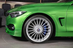 BMW Alpina B4 S Biturbo κάνει τη M4 να… πρασινίζει