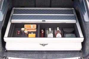 Δεν φαντάζεσαι ποιο είναι το πιο κυριλέ αυτοκίνητο για κυνηγούς