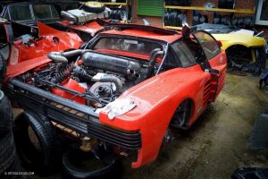 Porsche, Ferrari και άλλα supercars σαπίζουν σε κέντρο ανακύκλωσης