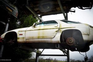 Porsche, Ferrari και άλλα supercars σαπίζουν σε κέντρο ανακύκλωσης