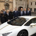 «Ευλογημένη» Lamborghini Huracan από τον Πάπα
