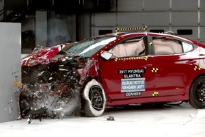 Αρίστευσαν τρία Hyundai σε σκληρά crash tests (+videos)