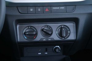 Πως γίνεται το ξεθάμπωμα του παρμπρίζ γρήγορα (+video)