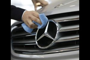 Γυάλισμα φαναριών Mercedes και προσφορές σε μικροεπισκευές