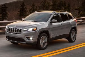 Πρώτες φωτογραφίες του ανανεωμένου Jeep Cherokee