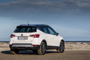 Οδηγούμε το νέο SEAT Arona (+τιμές, εξοπλισμοί, κινητήρες)