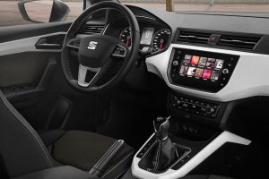 Οδηγούμε το νέο SEAT Arona (+τιμές, εξοπλισμοί, κινητήρες)