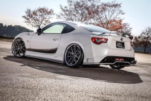Βελτιωμένο Toyota GT 86 με τρελό κάμπερ