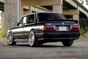Υπέροχη BMW 325i E30 Hartge